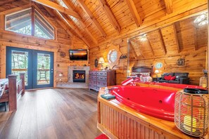 Interior - Romantic Log Cabin 10 Min to Gatlinburg Strip King Bed Hot Tub Fireplace PRIVACY (Gatlinburg)