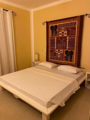 Deluxe Villa, Balcony, Garden View | Individually decorated, individually furnished, free WiFi, bed sheets - Mwembe Resort Malindi (Malindi)