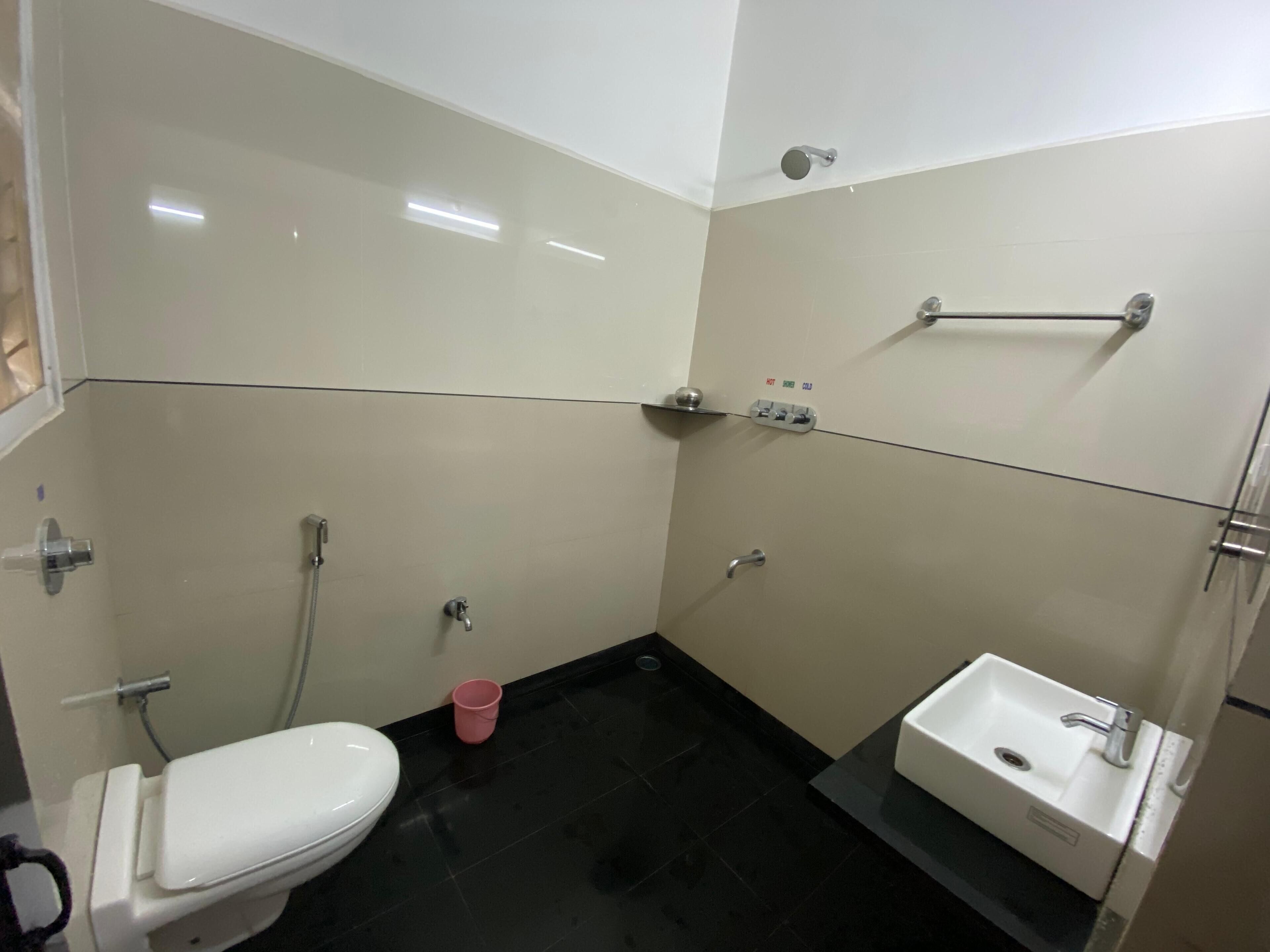 Ducha, toallas y jabón