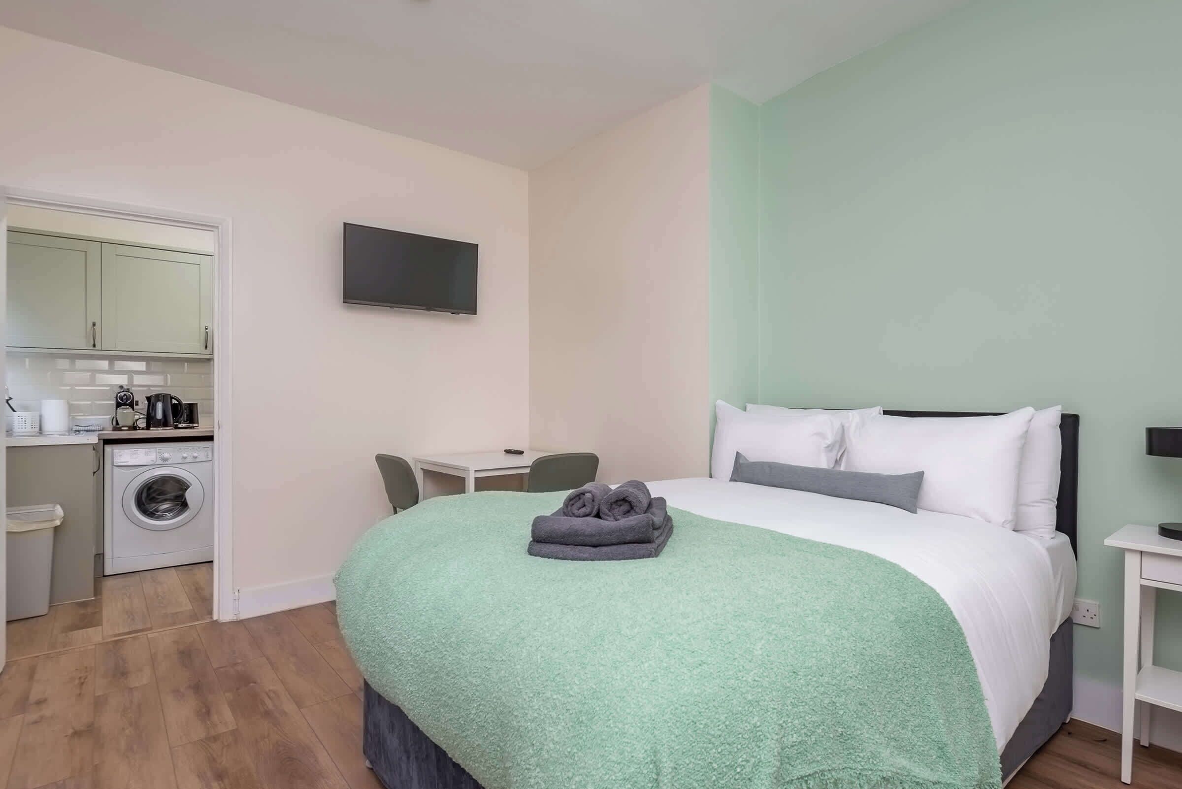 1 bedroom, iron/ironing board, internet, bed sheets