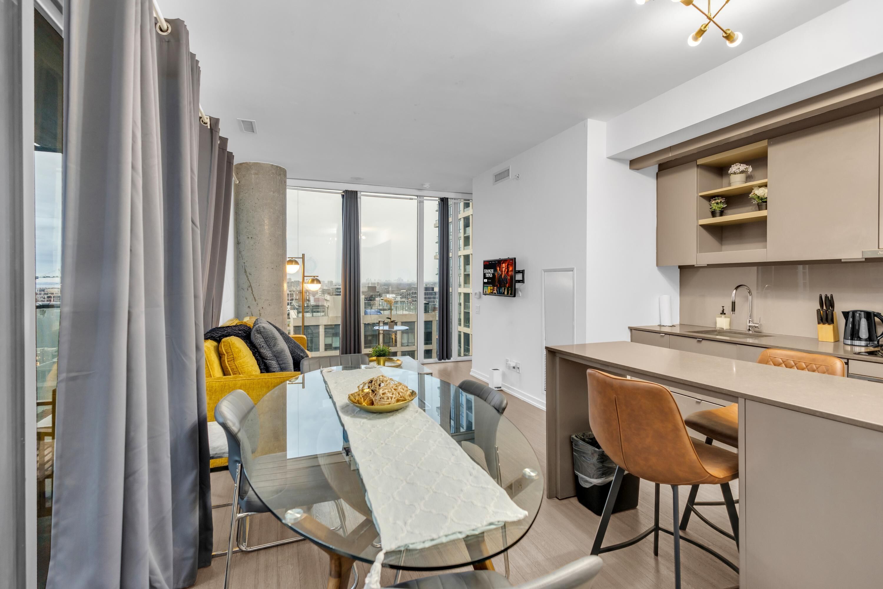 Superior Suite, 2 Bedrooms | Private kitchen