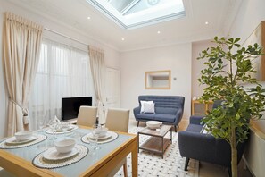 Apartment, Non Smoking | Living area - Hertford Flat 3 (London)