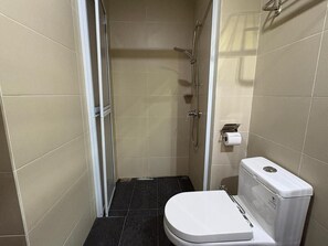 Standard Double Room | Bilik Mandi