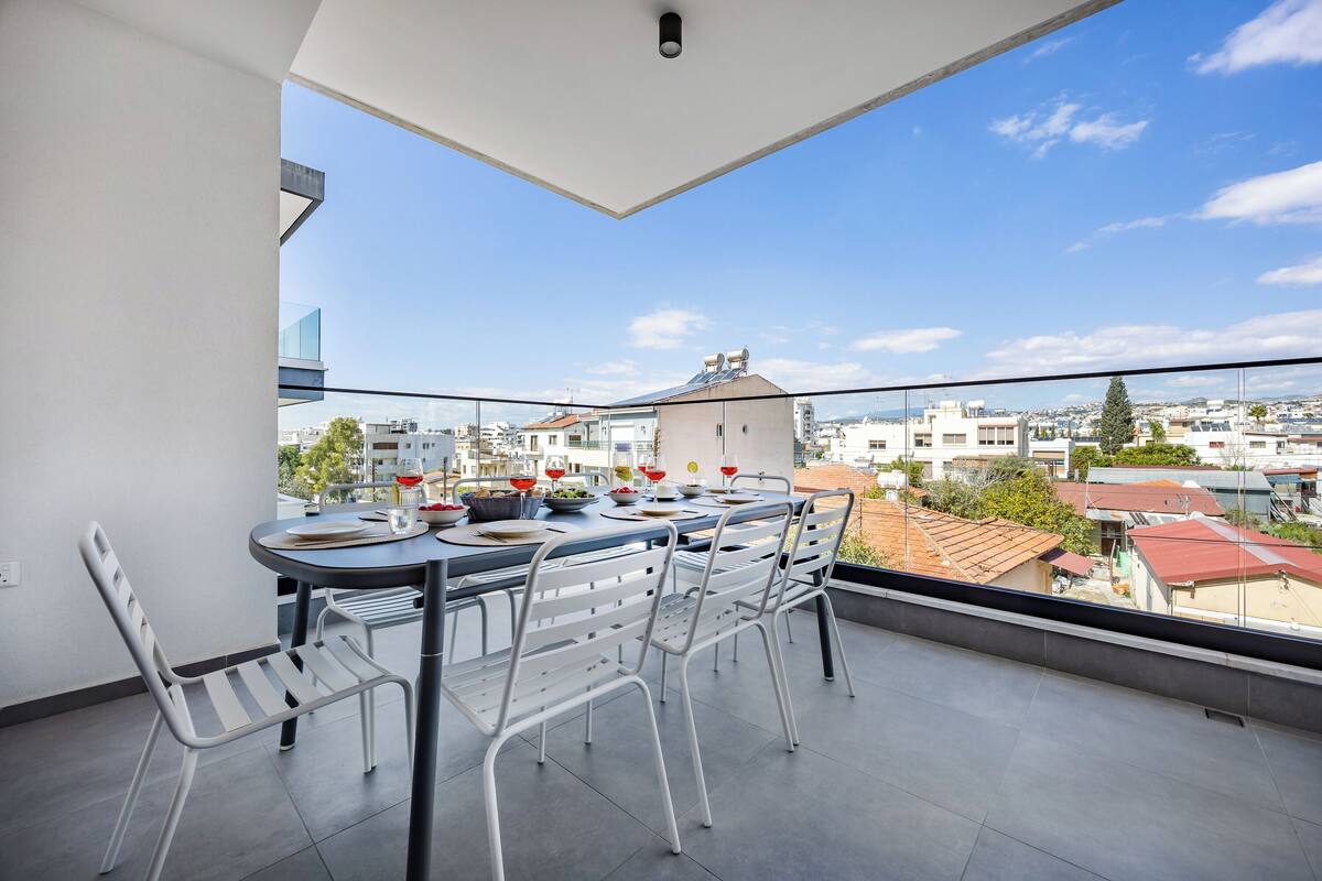 Apartment, 3 Bedrooms, Balcony, City View | Balcony