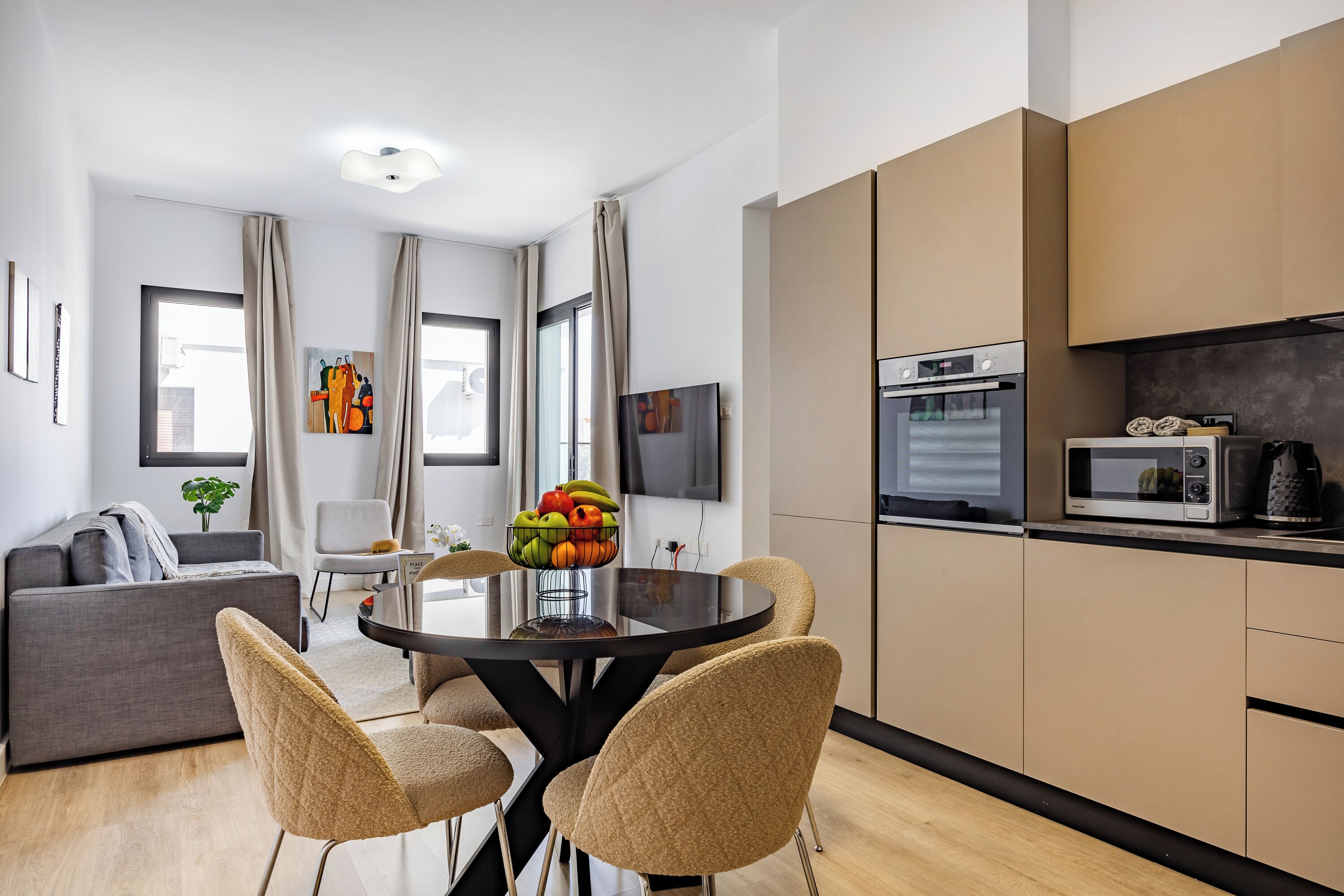 Apartment, 1 Bedroom, Balcony, City View | Dining room