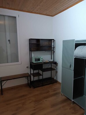 Unclassified image, 4 of 7, button - Comfortable room with wifi, bathroom and air conditioner (Alfonsine)