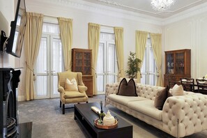 Living area - Hertford Flat 6 (London)