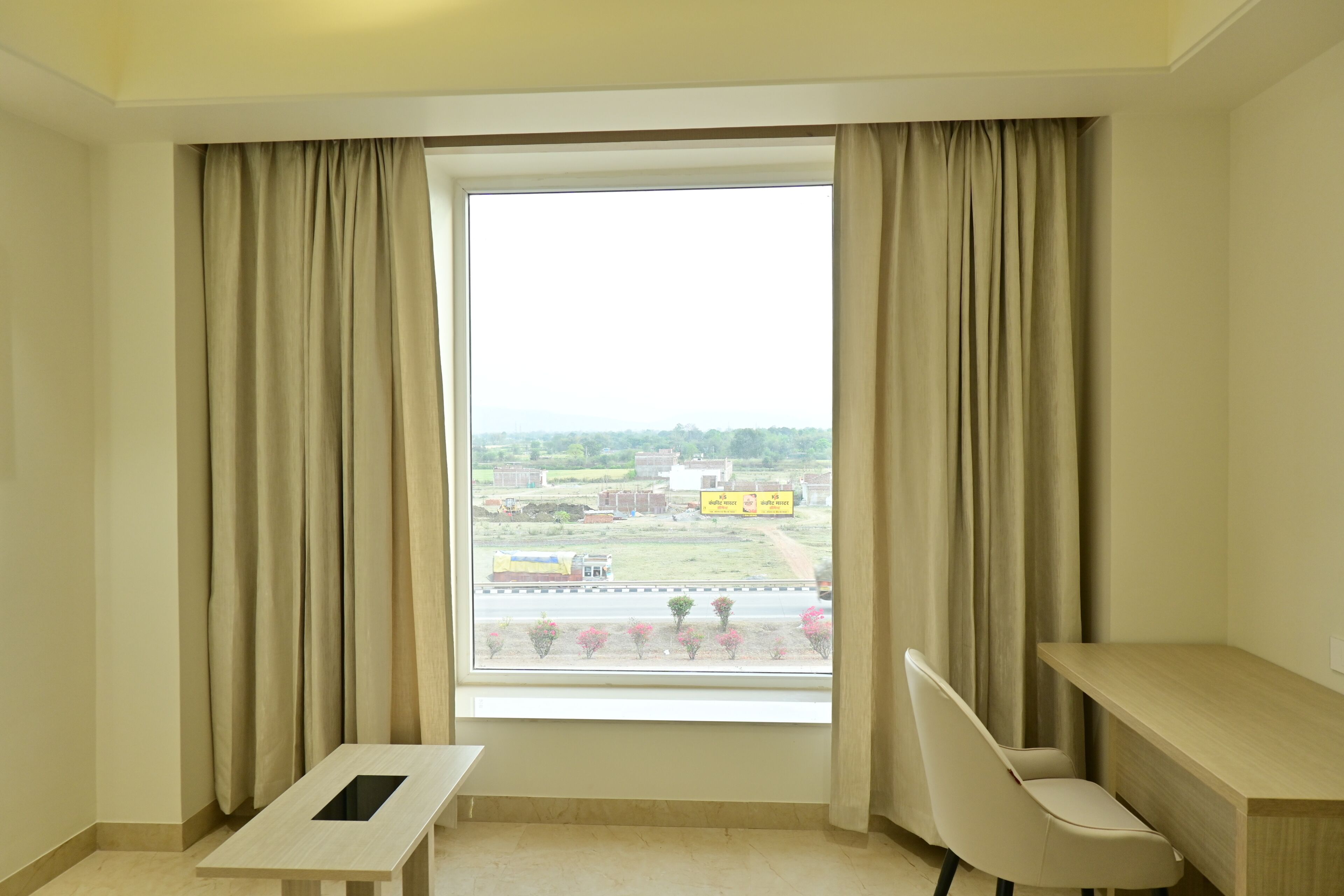 Desk, laptop workspace, free WiFi