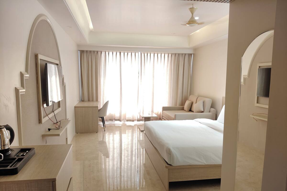 Deluxe Double Room, City View