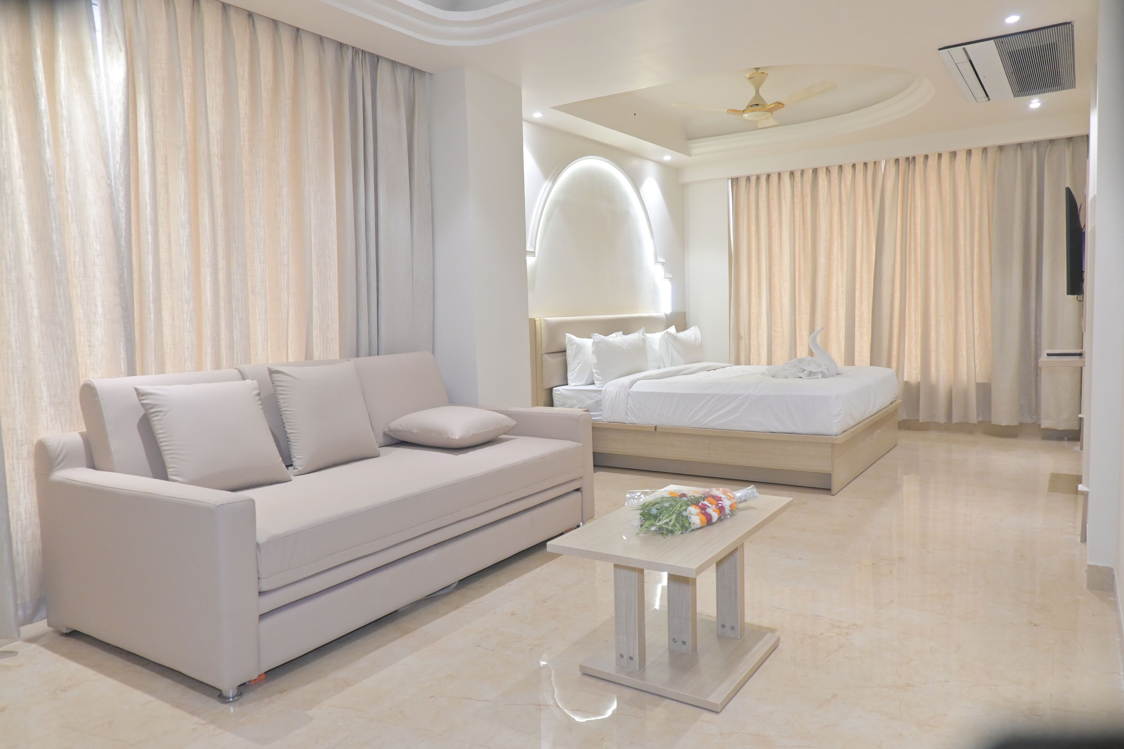 Desk, laptop workspace, free WiFi