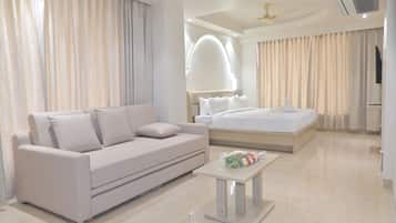 Desk, laptop workspace, free WiFi