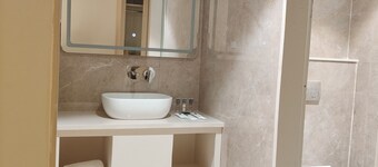 Simran Sarovar Hotel