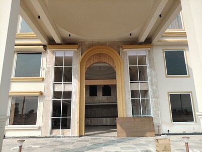 Simran Sarovar Hotel