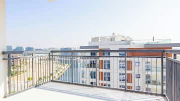 Apartment, Balcony, Partial Sea View | Property grounds