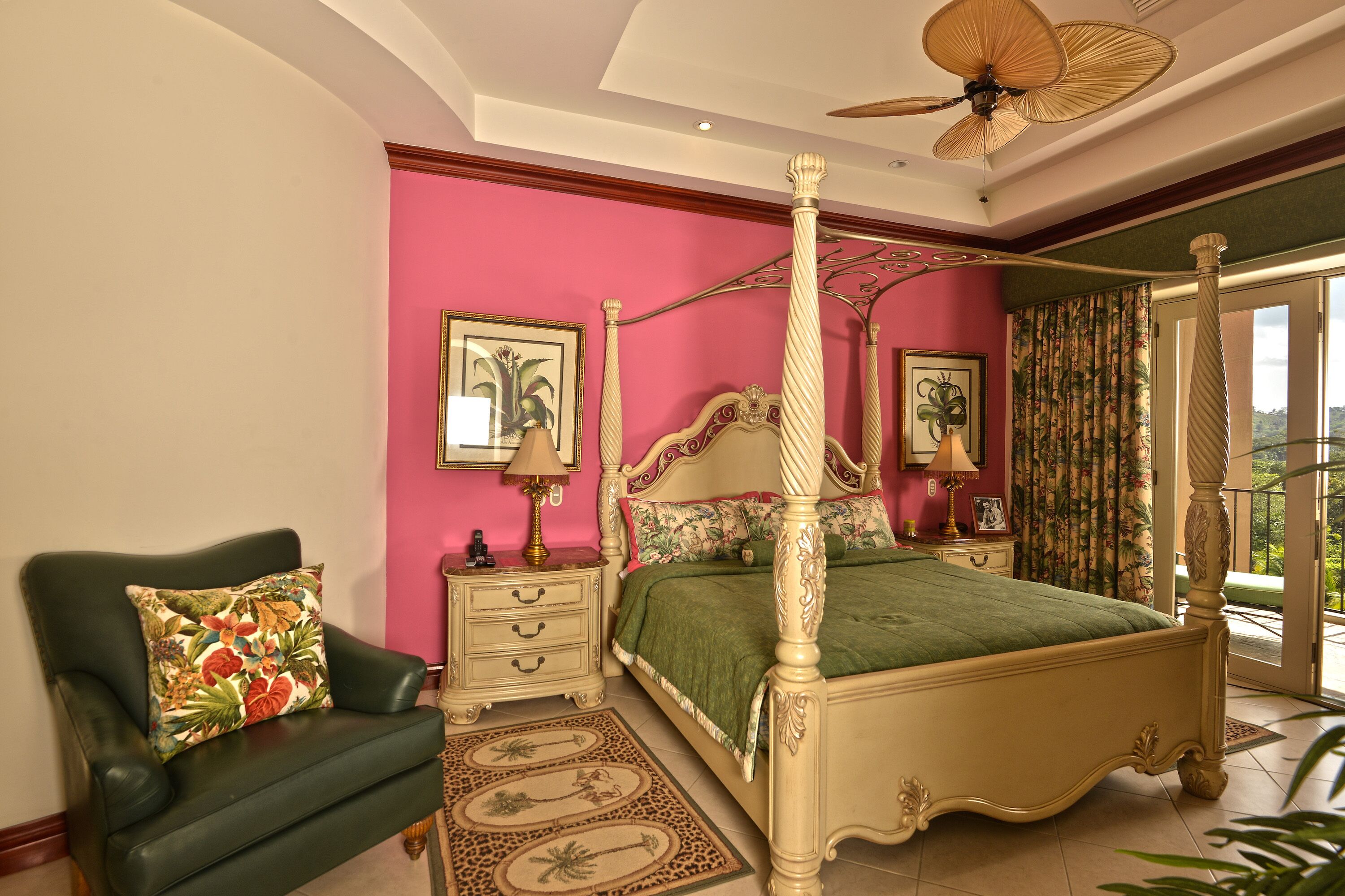 المنشأة من الداخل