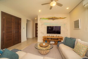 Interior - Miramar 4E 3 bdr Ocean View in Los Suenos (Jacó)