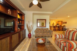 Interior - Del Mar 4O 2 bdr Garden View in Los Suenos (Jacó)