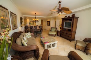 Interior - Del Mar 3N 3 bdr Garden View in Los Suenos (Jacó)