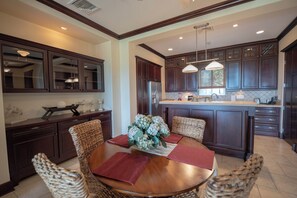 Interior - Vista Bahia 1F 1 bdr Ocean View in Los Suenos (Jacó)