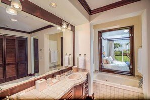 Interior - Vista Bahia 1F 1 bdr Ocean View in Los Suenos (Jacó)