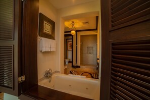 Interior - Vista Bahia 3F 1 bdr Ocean View in Los Suenos (Jacó)