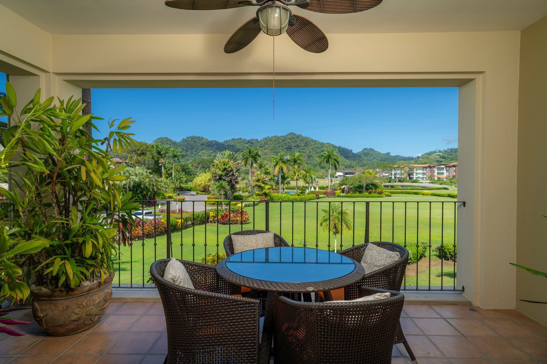 Fachada da propriedade