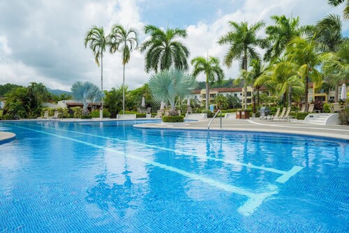 Bay Residence 9F 3 bdr Garden View in Los Suenos