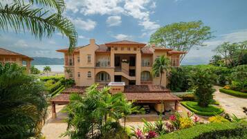 Apartment (3 Bedrooms) | Front of property