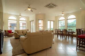 Interior - Bella Vista 1C 3 Bdrs Garden View in Los Suenos (Jacó)