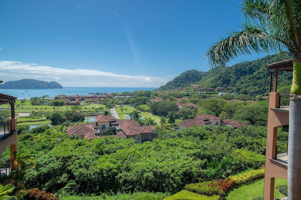 Front of property - Altavista 4B 3 bdr Ocean View in Los Suenos (Jacó)