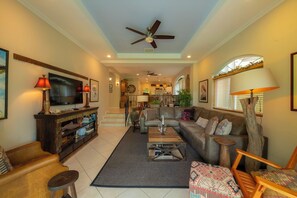 Interior - Colina 8E 2 bdr Garden View in Los Suenos (Jacó)