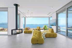 TV, fireplace, stereo - The most beautiful view of Crete at Villa Oniros (Chania kokkino chorio)