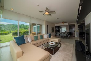 Interior - Montecielo 3E 3bdrs Ocean View in Los Suenos (Jacó)