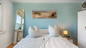 2 bedrooms, WiFi, bed sheets
