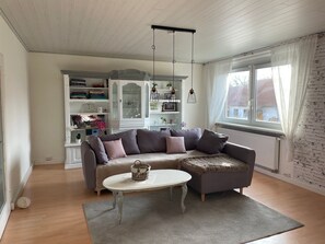 TV, DVD player - Holiday Apartment by the Herreder Forest (Nordhausen)