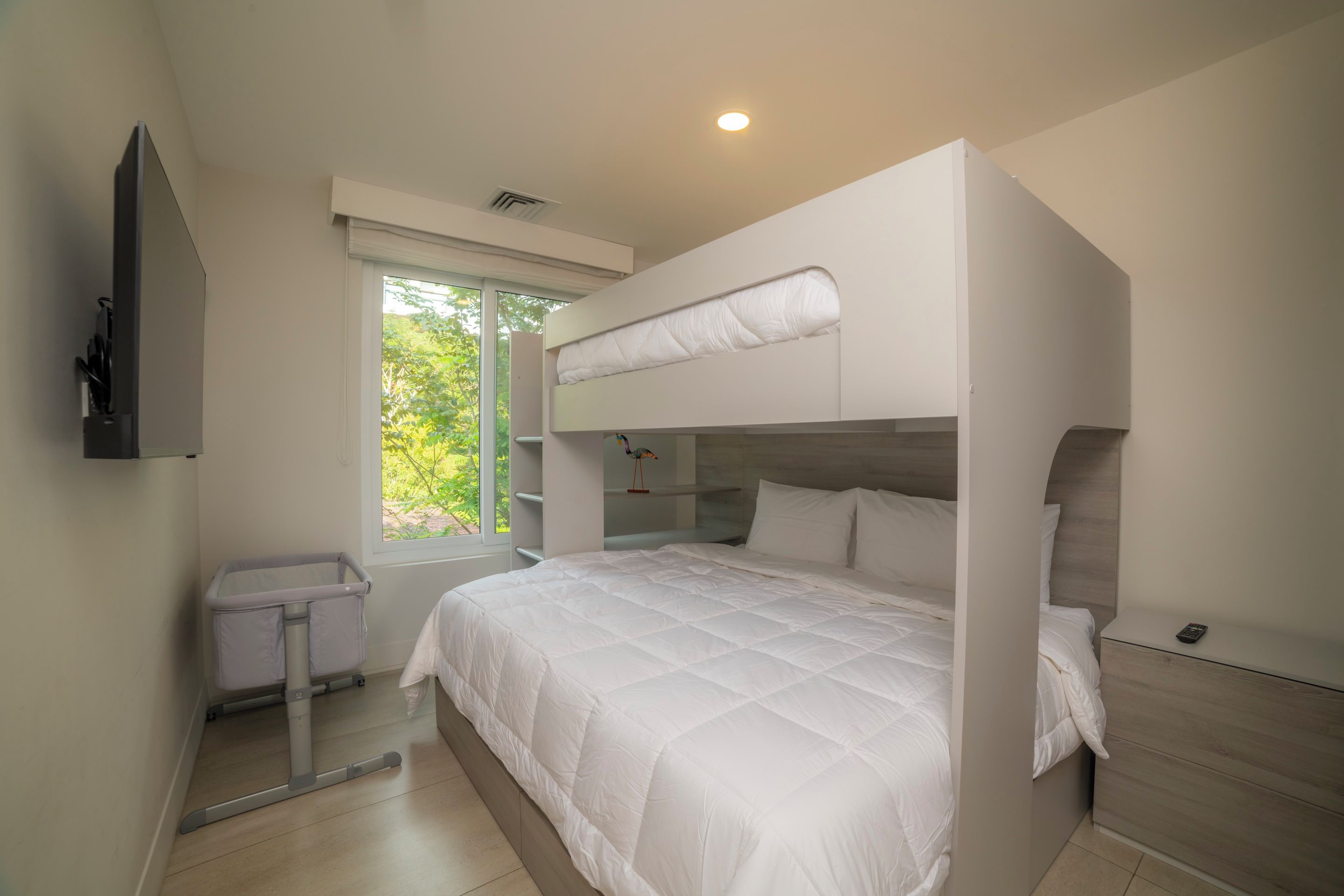 Condo, 3 habitaciones (Miramar 5D) | 3 habitaciones, ropa de cama de alta calidad y edredón 