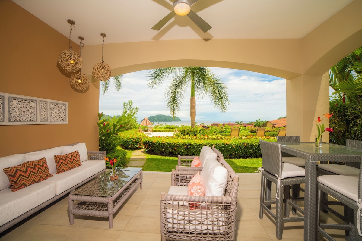 Premium Condo, 3 Bedrooms, Ocean view (Miramar 4E) | Living area | TV, table tennis, stereo