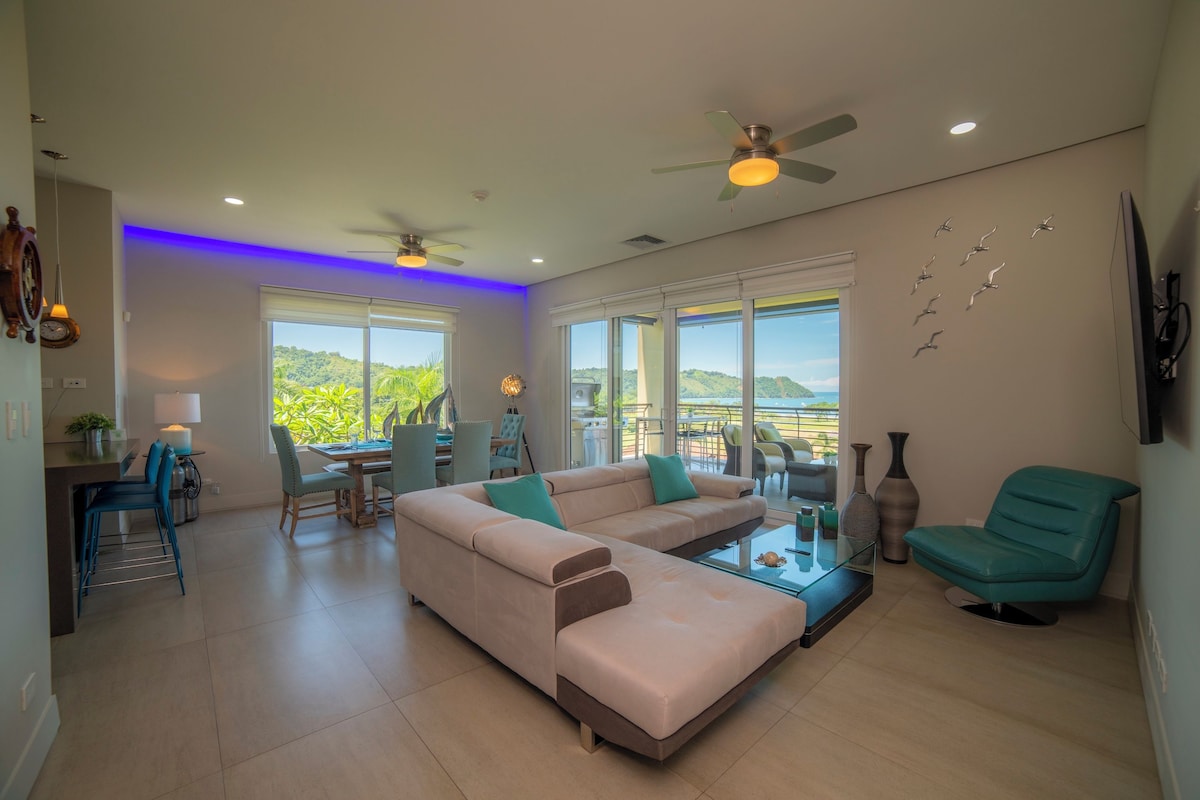 Premium Condo, 3 Bedrooms, Ocean view (Miramar 2D) | Living area | TV, table tennis, stereo