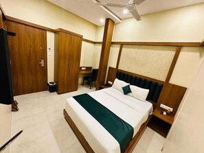 Deluxe Double Room - Hotel Downtown-Near US Embassy (Mumbai)