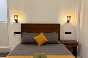 Unclassified image, 5 of 28, button - Devon Surf Inn : Standard Double Room (Dikwella)