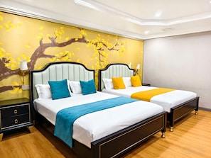 Superior Double or Twin Room, 2 Double Beds, Private Bathroom, Courtyard View - JUN YUE GRA Lagos hotel (Lagos)