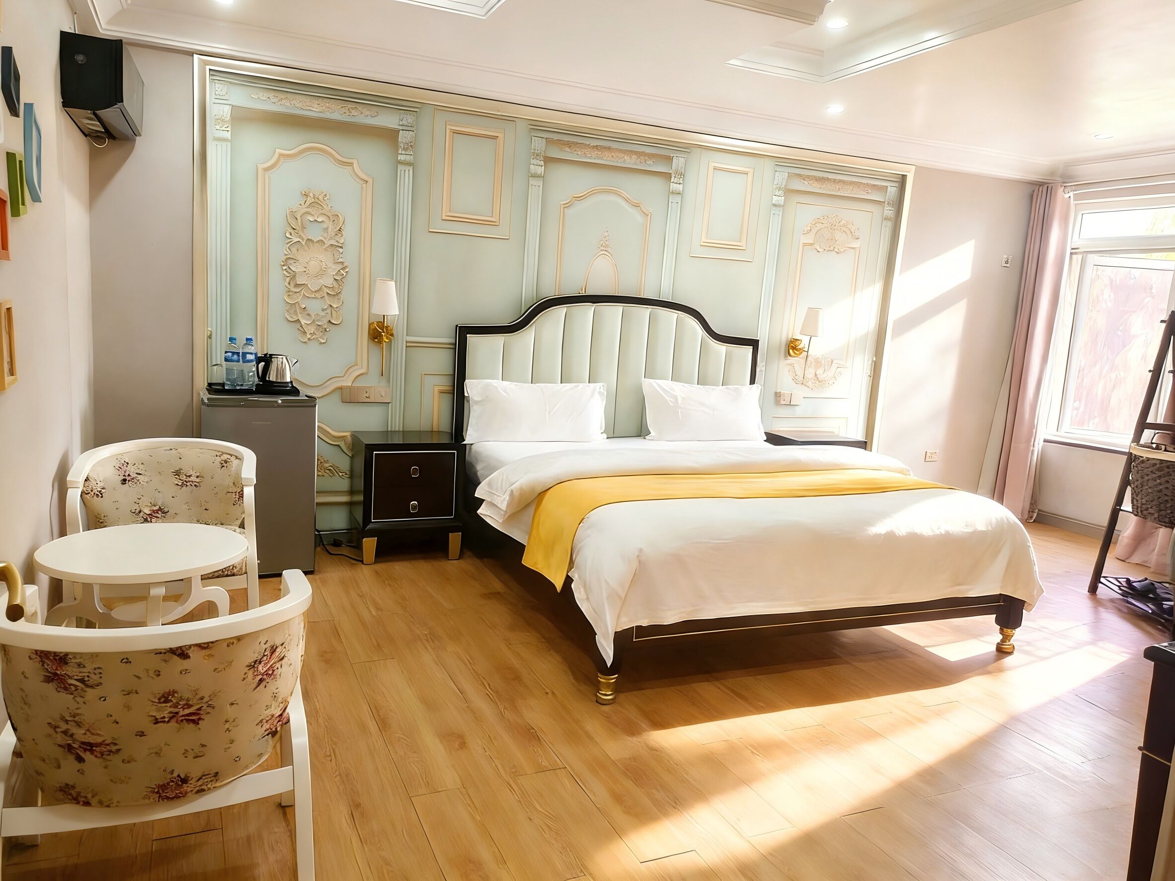 Superior Double Room, 1 Queen Bed, Housekeeping, Courtyard View