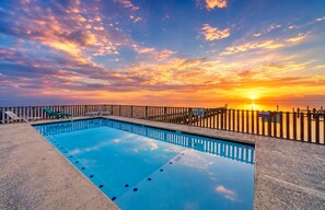 Pool - Coastal Retreat + Pool Access + Water Views + Near Beach | Cole's Cabin (Corpus Christi)