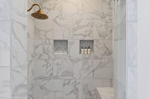 Shower, hair dryer, towels - Modern Home + Firepit + Balcony + Near East Austin | Chestnut Ember by AvantStay (Austin)
