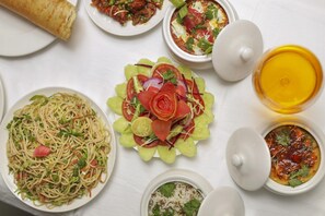 Unclassified image, 5 of 34, button - Sunday Hotel Vadodara (Vadodara)