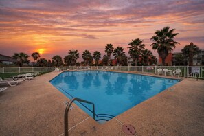 Pool - Beachfront Condo + Shared Pools + Walk to Beach + Sand Volleyball | Seas The Day (Port Aransas)