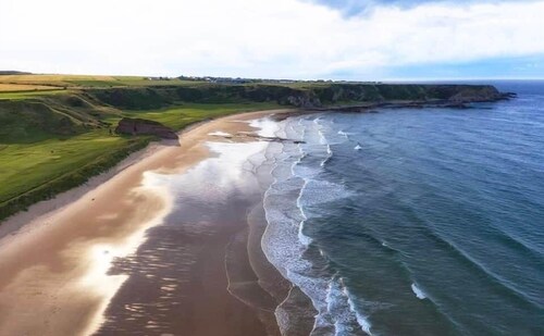 Beachfront Scottish Retreat | Cosy Whisky Snug + Stunning Views