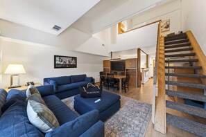 Smart TV - Ski-In/Ski-Out Condo • Pool, Hot Tub Access • Steps to KT-22 | The Traverse (Olympic Valley)