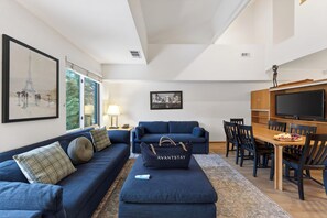 Smart TV - Ski-In/Ski-Out Condo • Pool, Hot Tub Access • Steps to KT-22 | The Traverse (Olympic Valley)