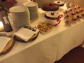 Free daily continental breakfast